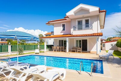 Villa Vista - Four Bedroom Villa, Sleeps 8