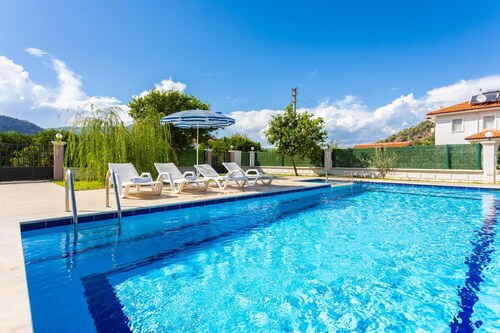 Villa Vista - Four Bedroom Villa, Sleeps 8