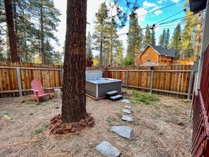 Outdoor spa tub - Pinecone Cabin, Summer Special! (Big Bear Lake)