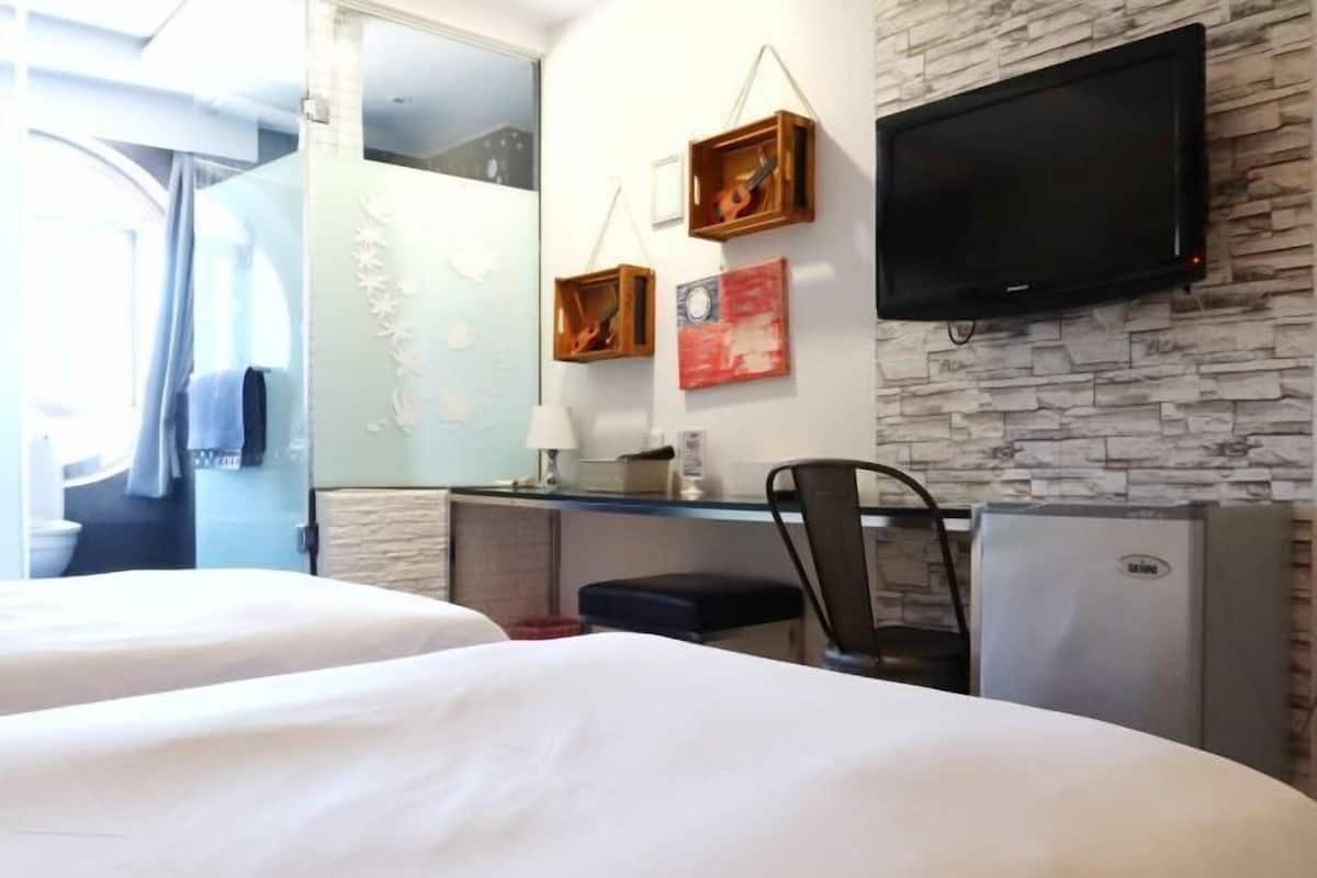Donzen dekbedden, een gratis minibar, individueel gedecoreerd