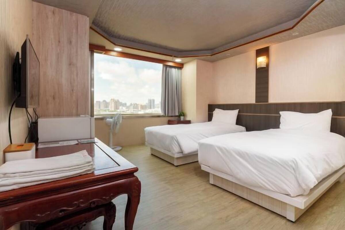 1 habitación, cubrecamas y minibar con artículos gratuitos