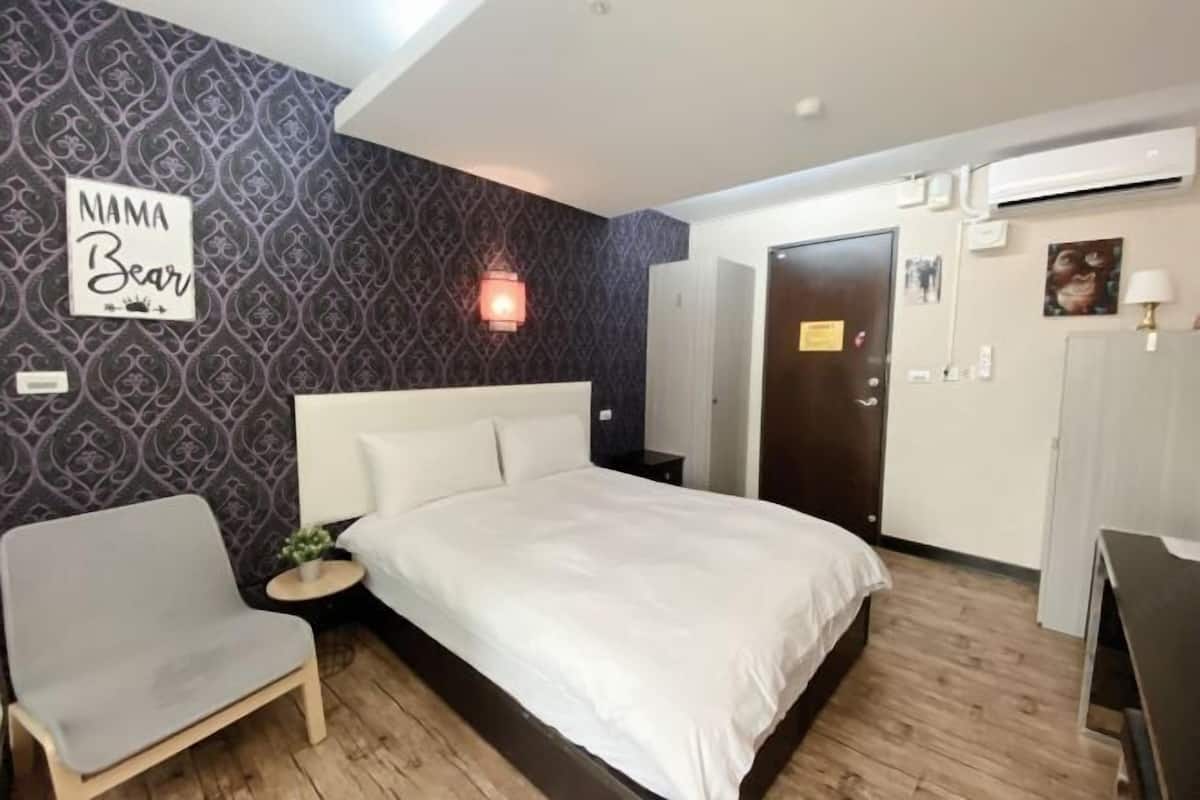 Donzen dekbedden, een gratis minibar, individueel gedecoreerd