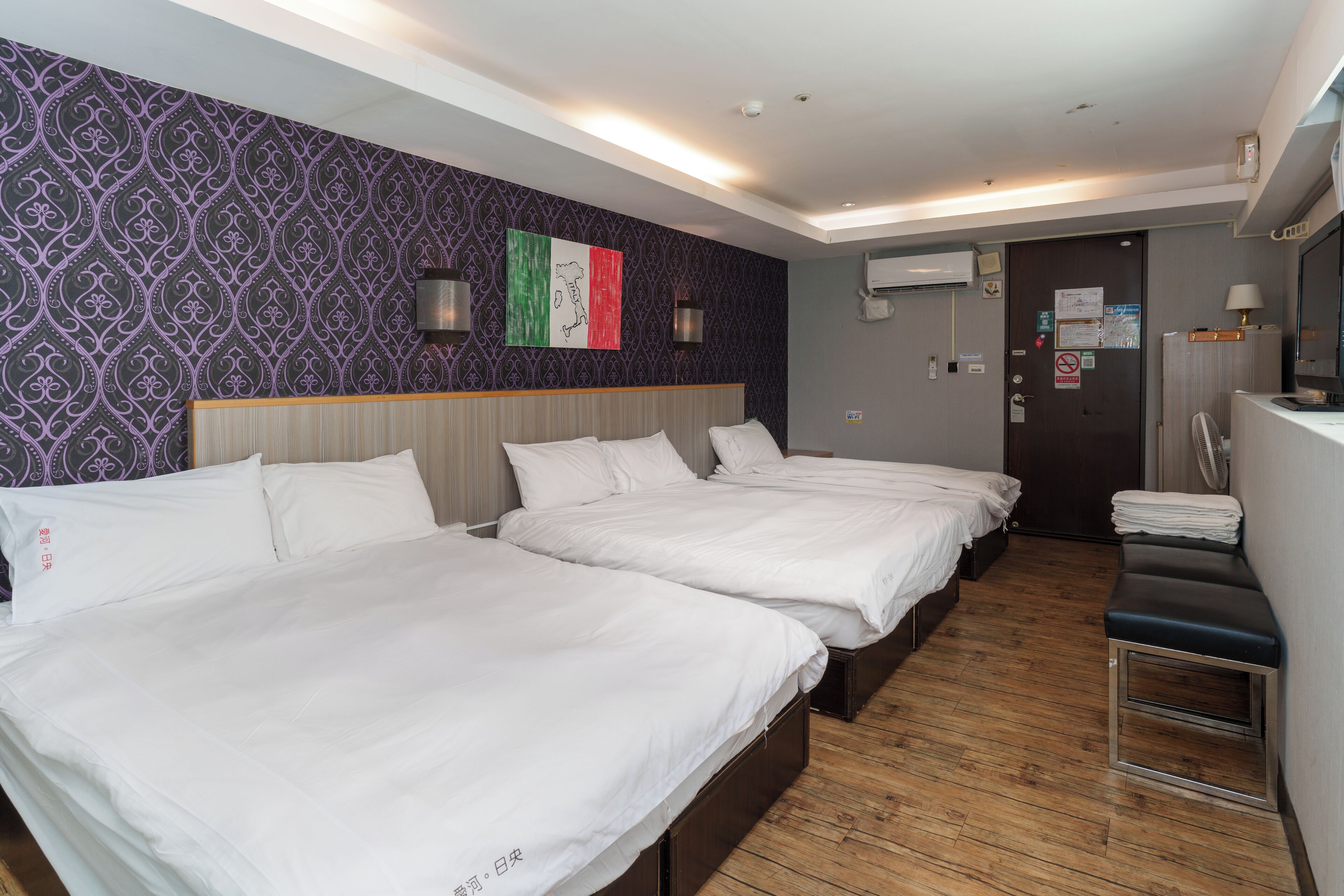 Family Room, Hot Tub