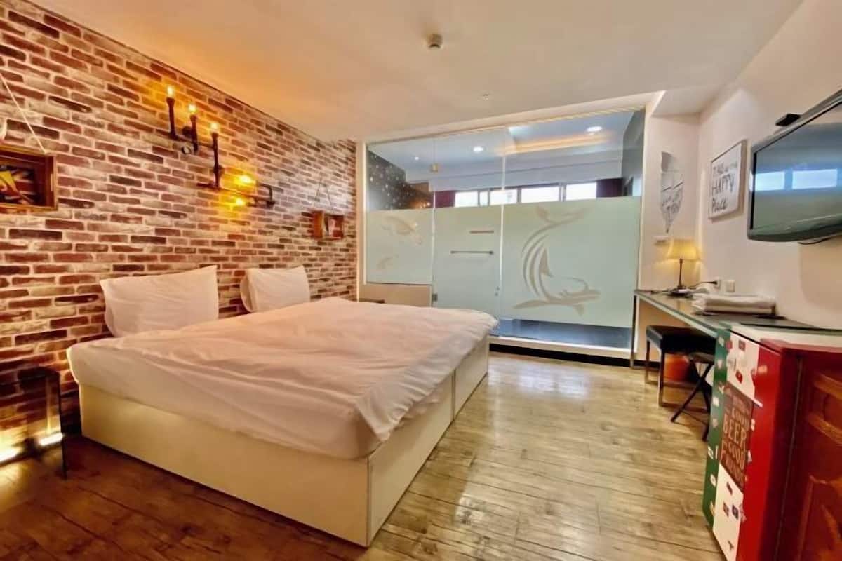 Donzen dekbedden, een gratis minibar, individueel gedecoreerd