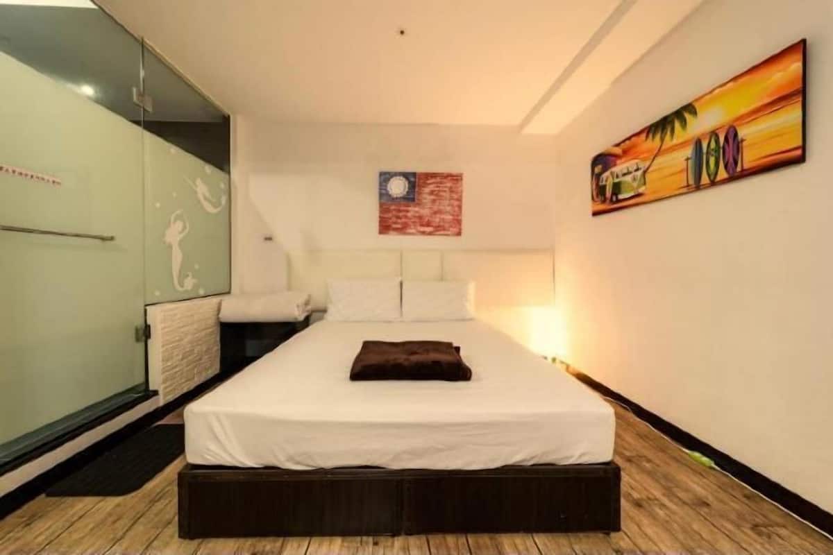 Donzen dekbedden, een gratis minibar, individueel gedecoreerd