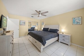 2 bedrooms, desk, iron/ironing board, free WiFi