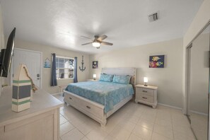 2 bedrooms, desk, iron/ironing board, free WiFi