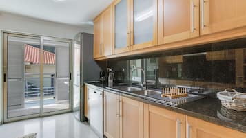 City Apartment | Private kitchen | High chair