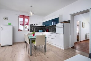 Dining - Villa Vera Apt 2 - in House with Pool (Banjole)
