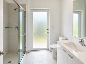Bathroom - Private & Comfy Efficiency (Miami)