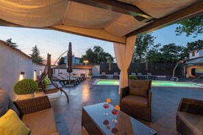 A heated pool - Holiday apartment with large garden and pool (Poreč)