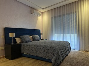 2 chambres, fer et planche à repasser, lit parapluie, Wi-Fi gratuit