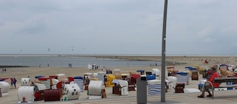 Posthus Apartment 105, close to the beach and central