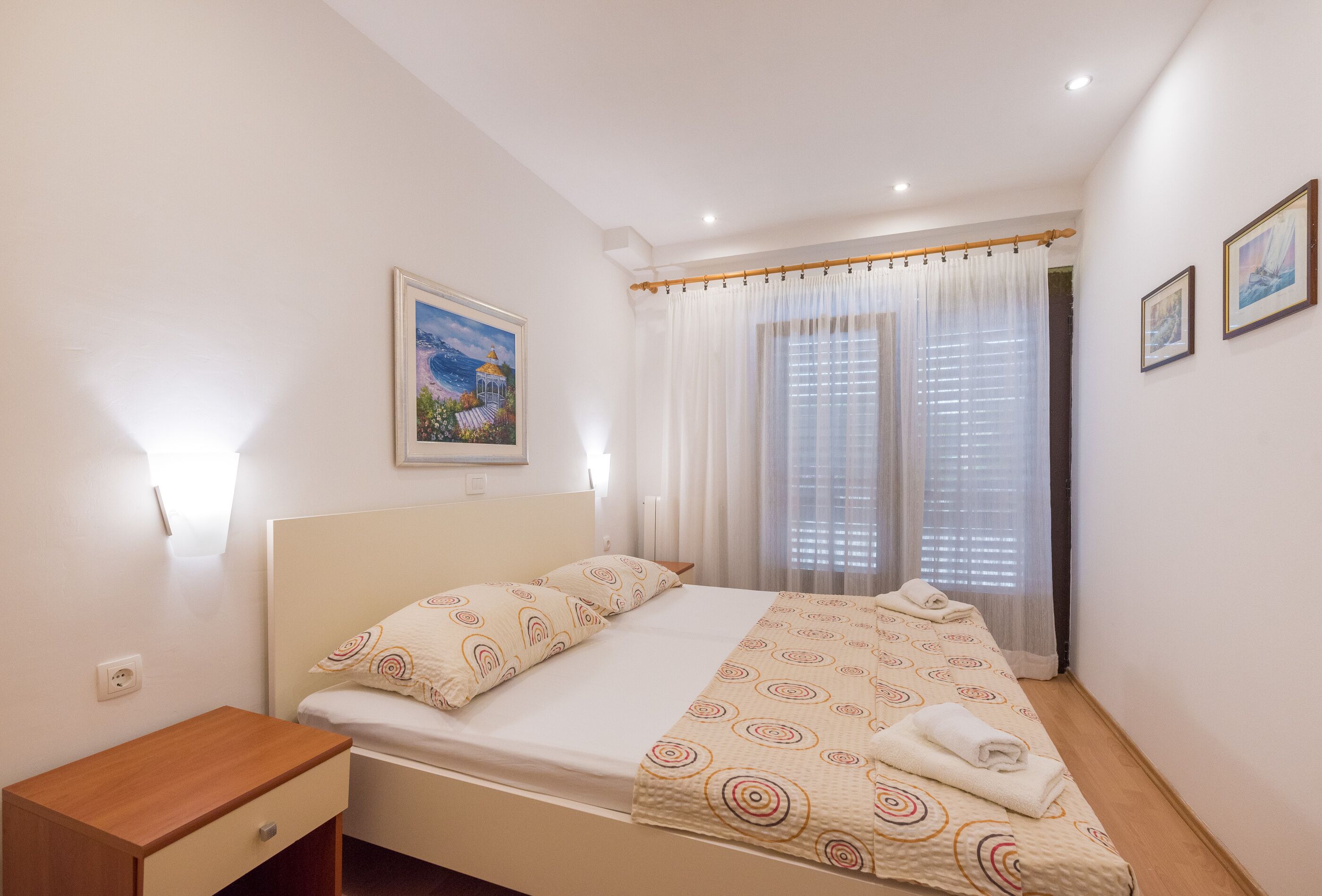 2 habitaciones, wifi gratis y ropa de cama 