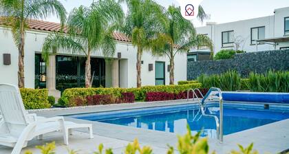 Casa Familiar para 8 en Juriquilla con amenidades