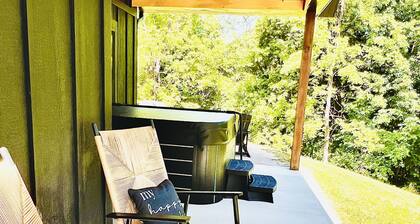 LUXURY COUPLES CABIN! Caveside Cabins