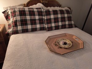 2 bedrooms, desk, free WiFi, bed sheets