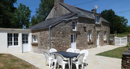 Country house with indoor pool, near Rochefort en terre; 2 stars.