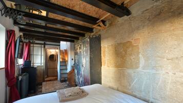1 bedroom, iron/ironing board, WiFi (free), bed sheets