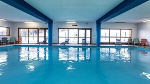 Indoor pool, a heated pool - 200m from ski slopes, 1st floor, view resort, swimming pool, balcony, tv, ski locker, 24m² (Les Orres)