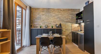 200m from resort center, 1st floor, view resort, swimming pool, balcony, tv, ski locker, 24m²