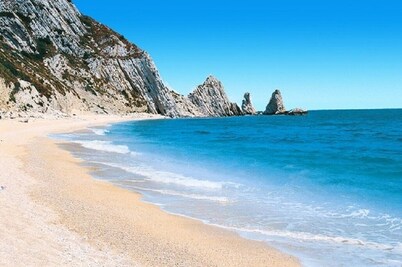 Panoramic portion of villa, swimming pool, hills, sea, free wifi