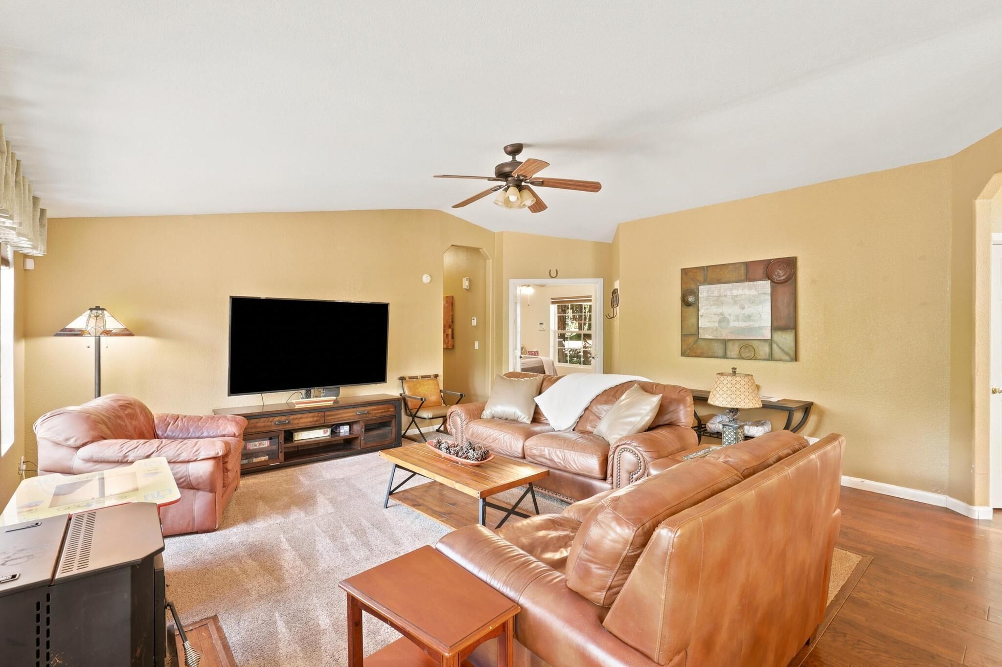 Smart TV, fireplace, video games