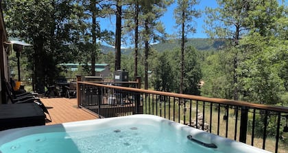 Private Peaceful Cabin - 3 Bd 2 Ba home - Private Deck, Jacuzzi, Pets Welcome!