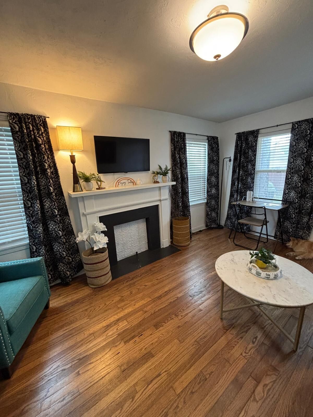 TV, Hulu, streaming services