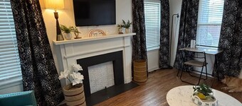 Lil' Heaven on Dakota: Charming Dog Friendly Home