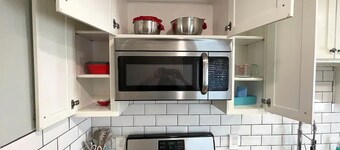 Lil' Heaven on Dakota: Charming Dog Friendly Home