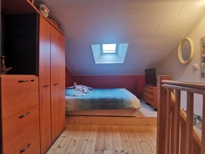 1 bedroom, iron/ironing board, free WiFi, bed sheets - Studio close to ocean and shops (Givrand)