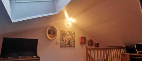 1 slaapkamer, een strijkplank/strijkijzer, gratis wifi, beddengoed