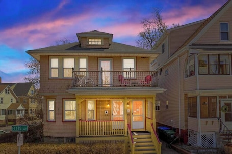 Exterior. Cozy Large House close to TUFTS/Harvard/MIT 4BR