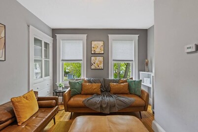 Cozy house close to Brandeis, Bentley, Moody St