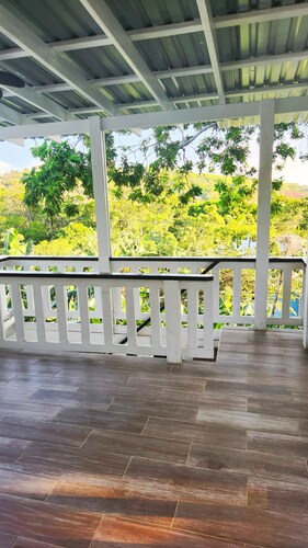 Suite# 1. Room just 4 min walk to West Bay Beach