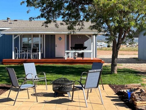 Country Charmer on 2.5 Acres