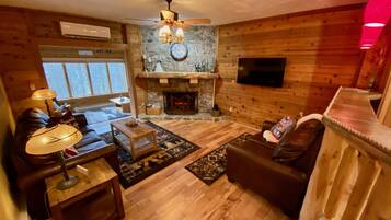 Smart-TV, Kamin, DVD-Player