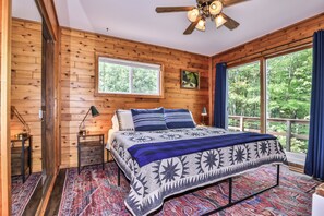 5 bedrooms, desk, free WiFi, bed sheets