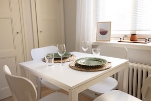 Studio Confort | Cuisine privée | Réfrigérateur, four à micro-ondes, un four, surface de cuisson