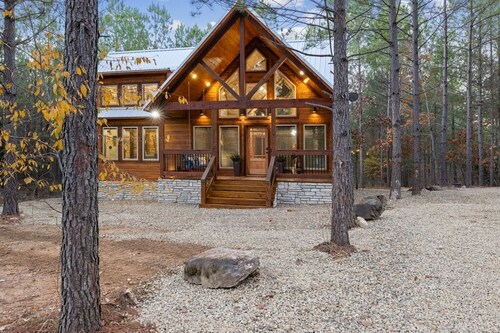 Just Chillin' - Romantic Luxury, Arcade, Outdoor Amenities, Hot Tub