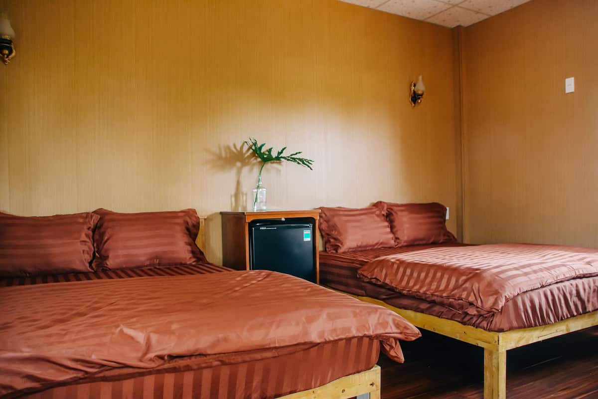 Family Bungalow | 1 bedroom, iron/ironing board, free WiFi, bed sheets