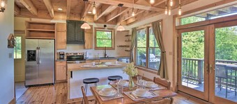 Driftwood Lodge-Timber Frame Lake View Cabin