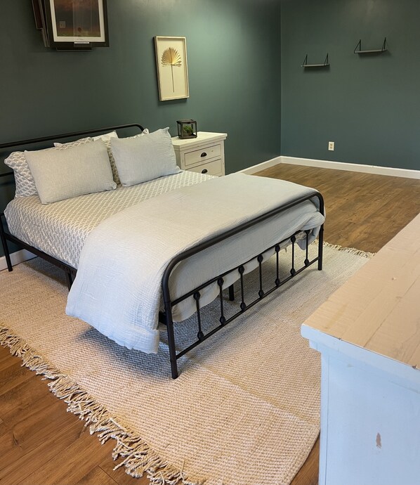 1 bedroom, free WiFi, bed sheets