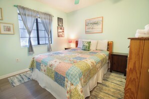 2 chambres, fer et planche à repasser, Wi-Fi, draps fournis