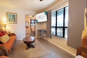 Smart TV, fireplace
