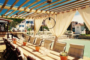 Traditional Apartment, 2 Bedrooms, Ground Floor | Lounge - João Jungle (Sintra)