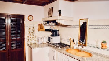 Departamento tradicional, 2 habitaciones, planta baja | Cocina privada