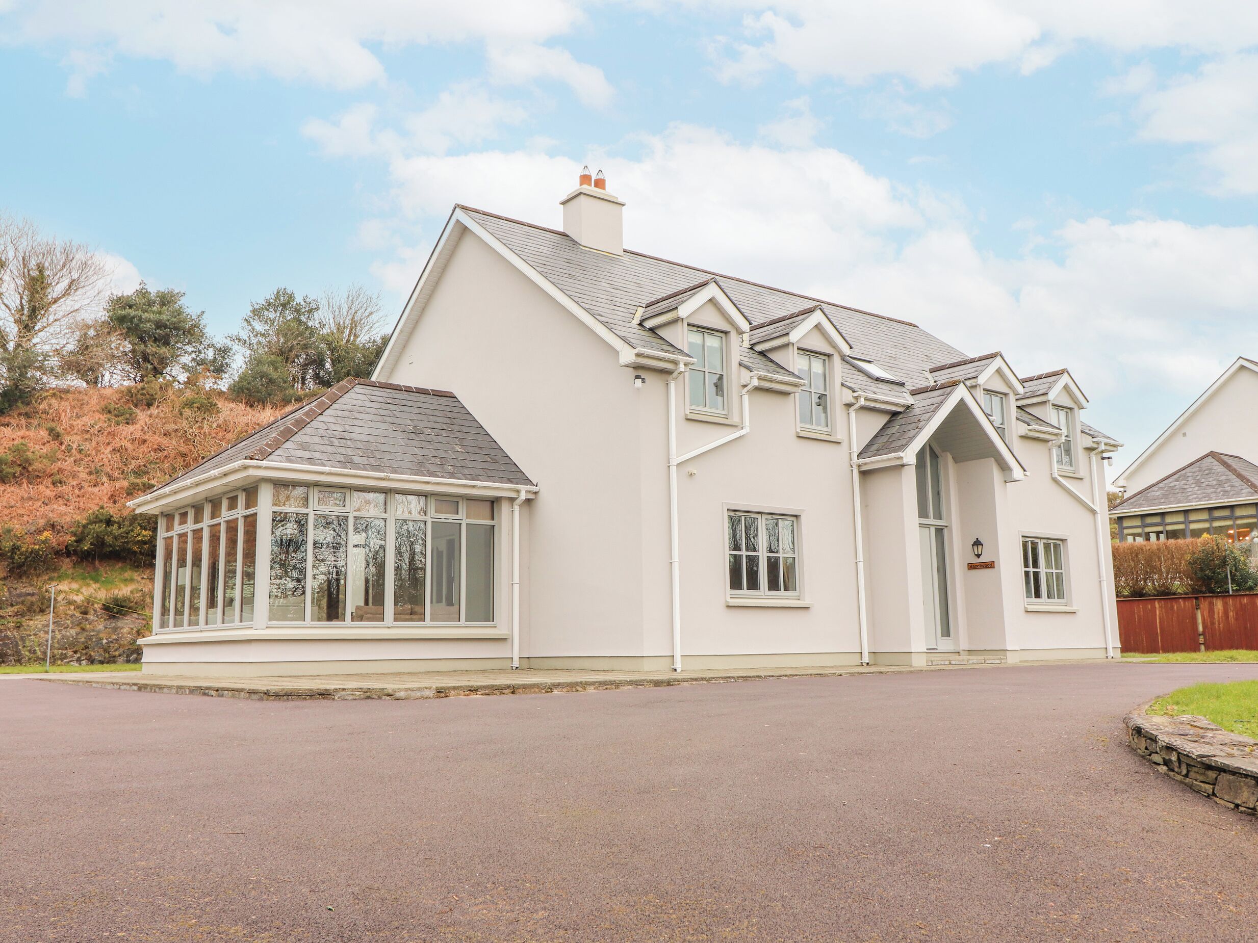 المنشأة من الخارج