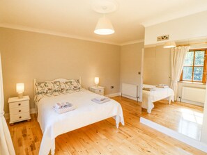 4 chambres, décoration personnalisée, ameublement personnalisé